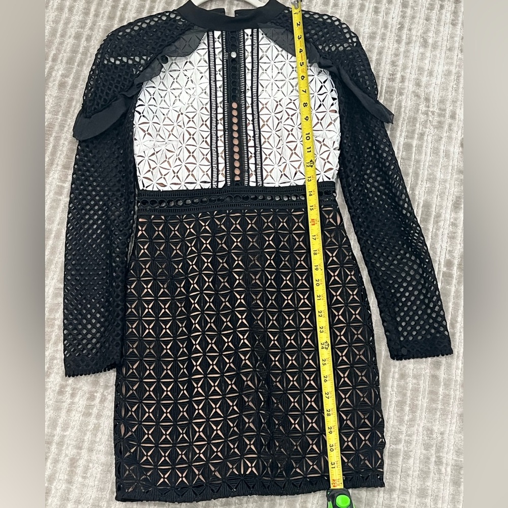 Self portrait dress- worn one time . Perfect condition. Size 4 black and white - Picture 10 of 10